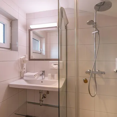 Bergland Dorfglueck - Social Living Hostel Söll